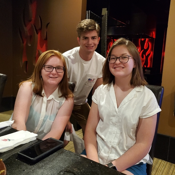 Meet your Posher, Julie - Picture 3 of 8